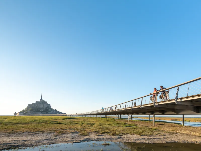 La passerelle d'accès au Mont-Saint-Michel